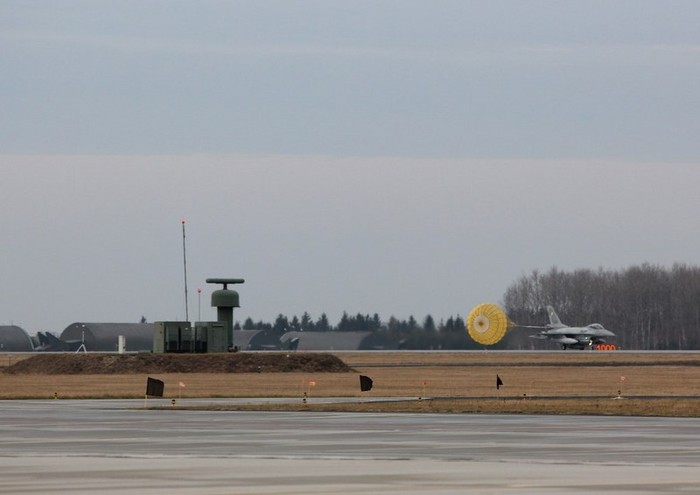 F-16 của Không quân Ba Lan trở về căn cứ